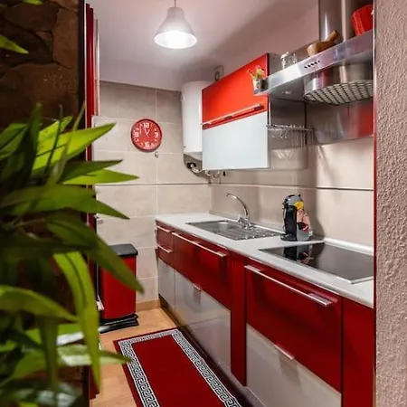 Apartamento Martianez Playa: Coastal Location *